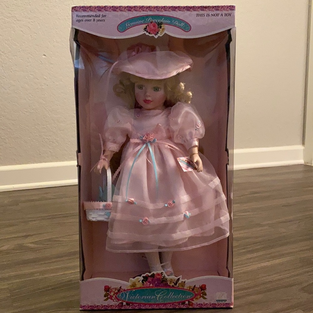Brass Key Collectibles- Genuine Porcelain Doll-Victorian Collection 1998